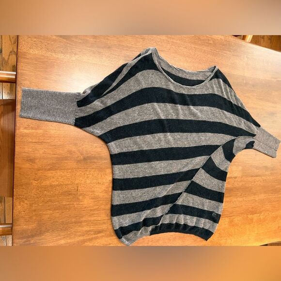 Vince Wool Silk Alpaca Stripe Sheer Dolman Tunic Sweater M Gray Black Boho - Picture 6 of 6